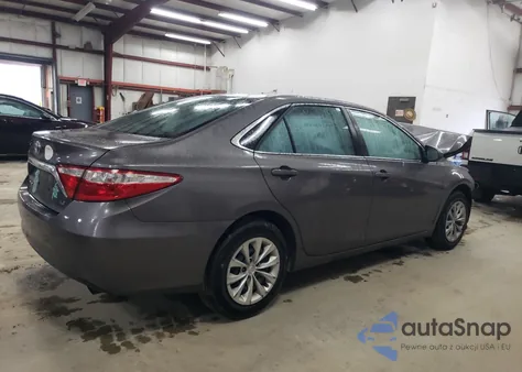 2015 Toyota Camry Le z USA, uszkodzony, nr VIN 4T1BF1FK7FU900736